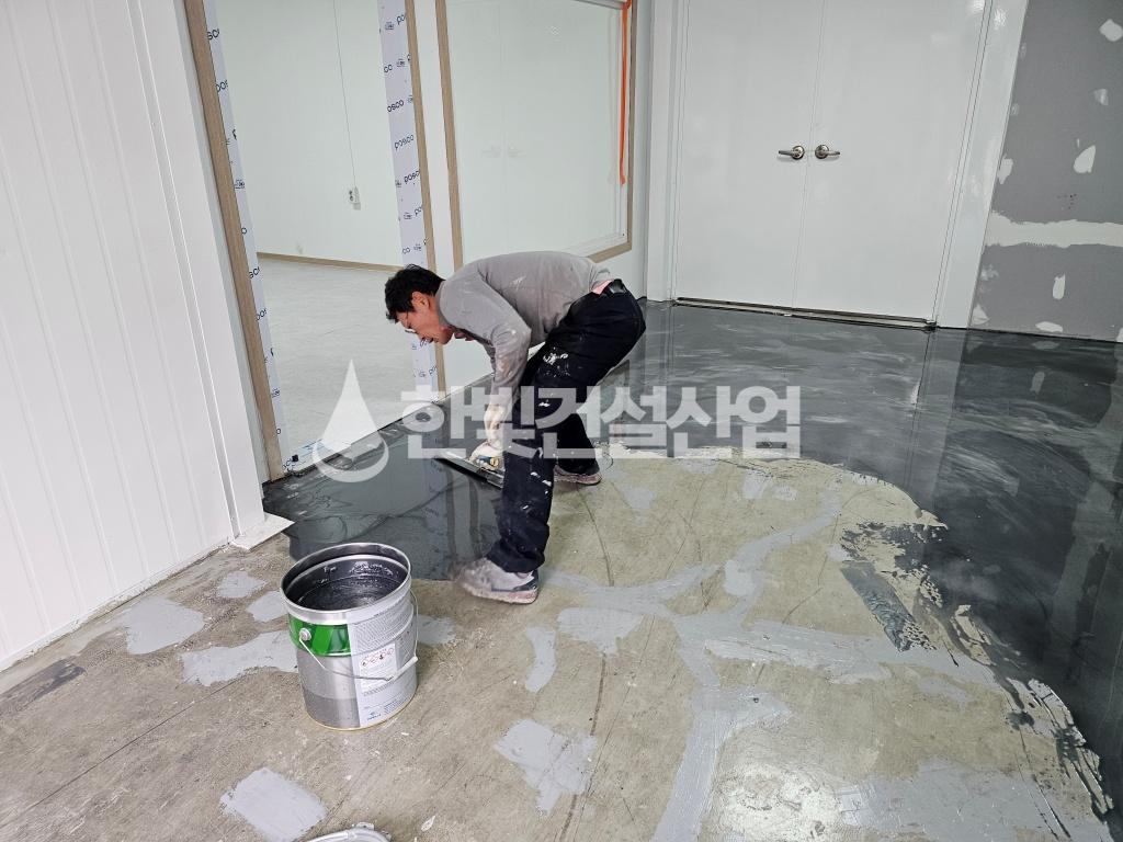 /user/h/hanbit/editor/2402/78aee5abb797d137c4d9db8a2660dcff_1709012069_0193.jpg 이미지크게보기
