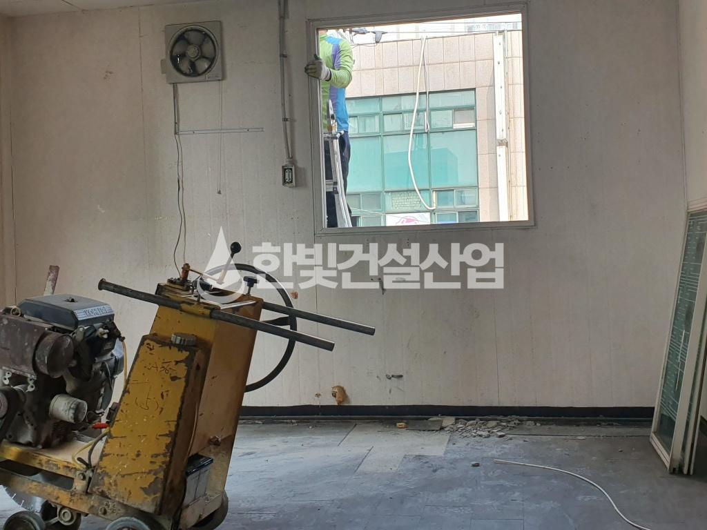 /user/h/hanbit/editor/2402/78aee5abb797d137c4d9db8a2660dcff_1709012987_7205.jpg 이미지크게보기