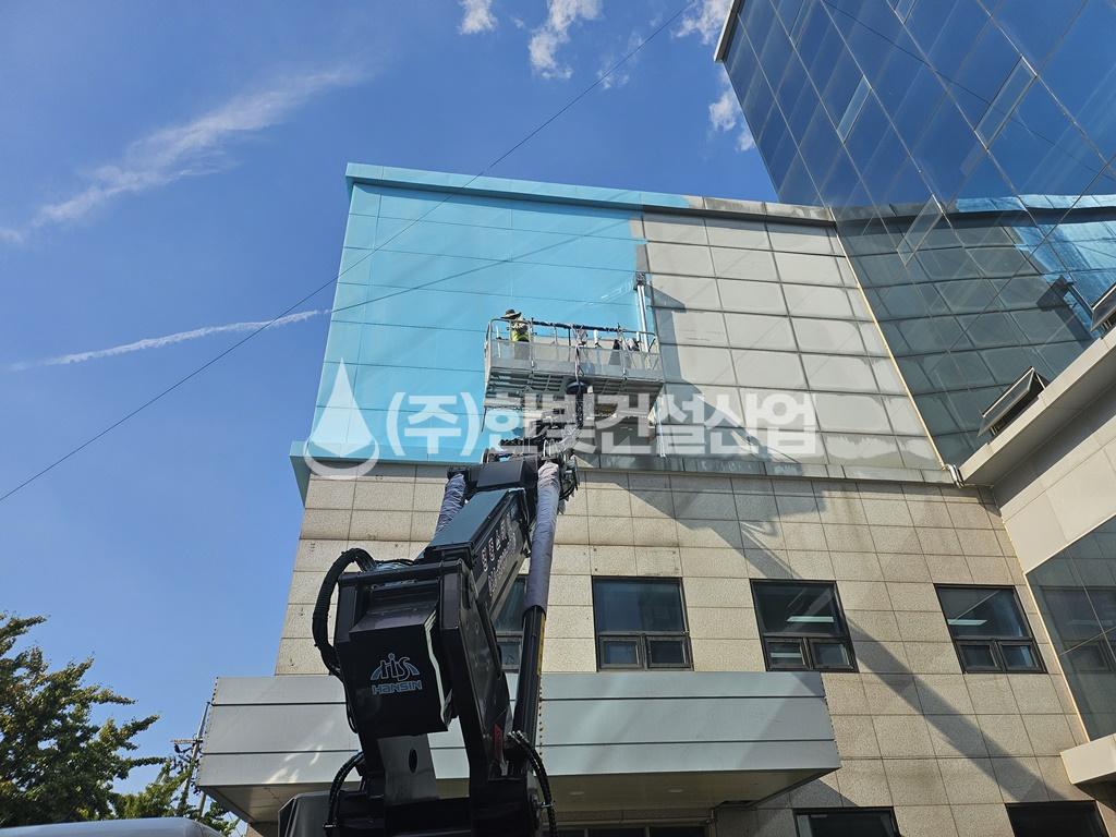 /user/h/hanbit/editor/2503/55af7b089e58087759dc2f99f2c4b3c2_1742282637_1353.jpg 이미지크게보기
